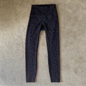 Lululemon Wunder Train 25” leggings size 4 LIKE NEW